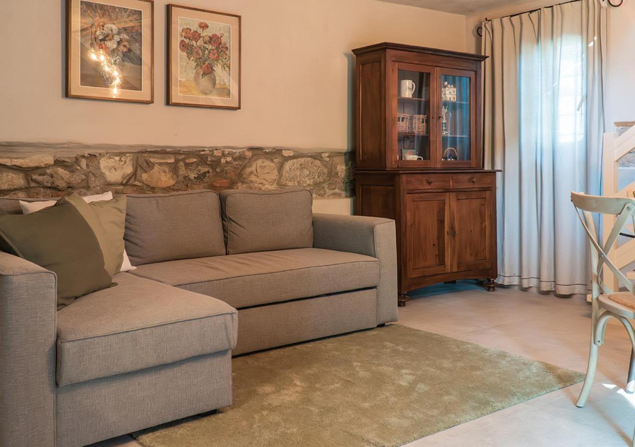 Casale Gambini Apartment Quattro Castella Luaran gambar