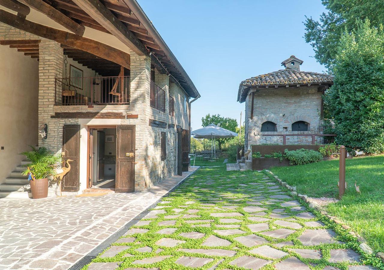Casale Gambini Apartment Quattro Castella Luaran gambar